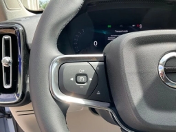 Volvo XC40 Plus B5 AWD 2026