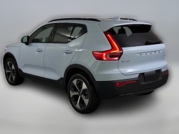Volvo XC40 Plus B5 AWD 2026