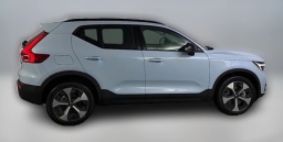 Volvo XC40 Plus B5 AWD 2026