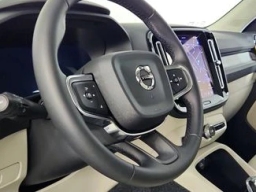 Volvo XC40 Plus B5 AWD 2026