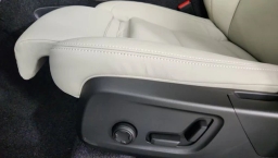Volvo XC40 Plus B5 AWD 2026