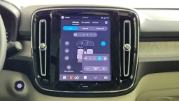 Volvo XC40 Plus B5 AWD 2026