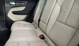 Volvo XC40 Plus B5 AWD 2026