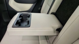 Volvo XC40 Plus B5 AWD 2026
