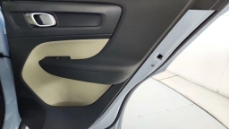 Volvo XC40 Plus B5 AWD 2026