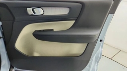 Volvo XC40 Plus B5 AWD 2026
