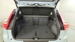 Volvo XC40 Plus B5 AWD 2026