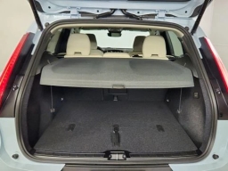 Volvo XC40 Plus B5 AWD 2026