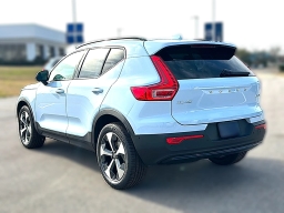 Volvo XC40 Plus B5 AWD 2026