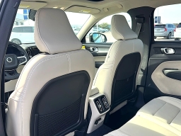Volvo XC40 Plus B5 AWD 2026