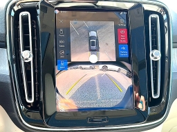 Volvo XC40 Plus B5 AWD 2026