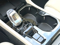 Volvo XC40 Plus B5 AWD 2026