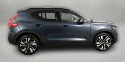 Volvo XC40 Plus B5 AWD 2026