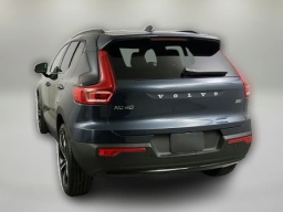 Volvo XC40 Plus B5 AWD 2026