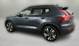 Volvo XC40 Plus B5 AWD 2026