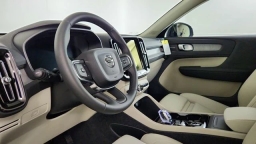 Volvo XC40 Plus B5 AWD 2026