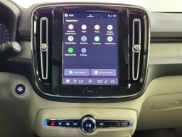 Volvo XC40 Plus B5 AWD 2026