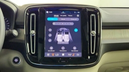 Volvo XC40 Plus B5 AWD 2026