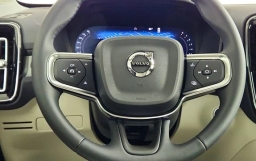 Volvo XC40 Plus B5 AWD 2026