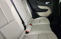 Volvo XC40 Plus B5 AWD 2026