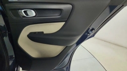 Volvo XC40 Plus B5 AWD 2026
