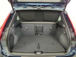 Volvo XC40 Plus B5 AWD 2026