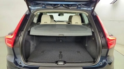 Volvo XC40 Plus B5 AWD 2026