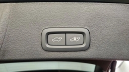 Volvo XC40 Plus B5 AWD 2026