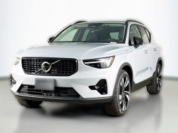 Volvo XC40 Plus B5 AWD 2026