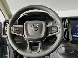 Volvo XC40 Plus B5 AWD 2026