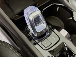Volvo XC40 Plus B5 AWD 2026
