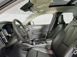 Volvo XC40 Plus B5 AWD 2026