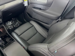 Volvo XC40 Plus B5 AWD 2026