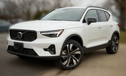 Volvo XC40 Plus B5 AWD 2026