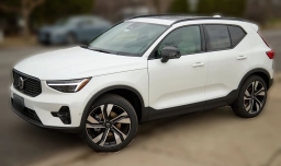 Volvo XC40 Plus B5 AWD 2026