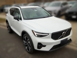 Volvo XC40 Plus B5 AWD 2026