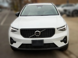 Volvo XC40 Plus B5 AWD 2026
