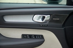 Volvo XC40 Plus B5 AWD 2026