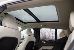 Volvo XC40 Plus B5 AWD 2026