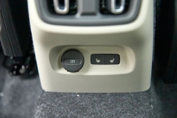 Volvo XC40 Plus B5 AWD 2026