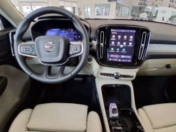 Volvo XC40 Plus B5 AWD 2026