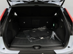Volvo XC40 Plus B5 AWD 2026