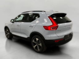 Volvo XC40 Plus B5 AWD 2026