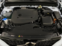 Volvo XC40 Plus B5 AWD 2026