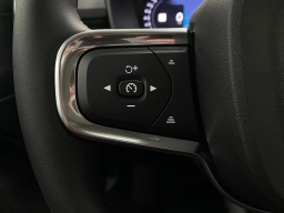 Volvo XC40 Plus B5 AWD 2026