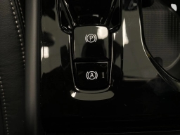 Volvo XC40 Plus B5 AWD 2026