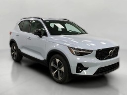 Volvo XC40 Plus B5 AWD 2026