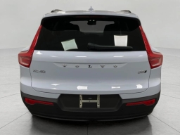 Volvo XC40 Plus B5 AWD 2026