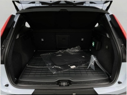 Volvo XC40 Plus B5 AWD 2026