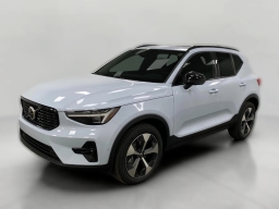 Volvo XC40 Plus B5 AWD 2026